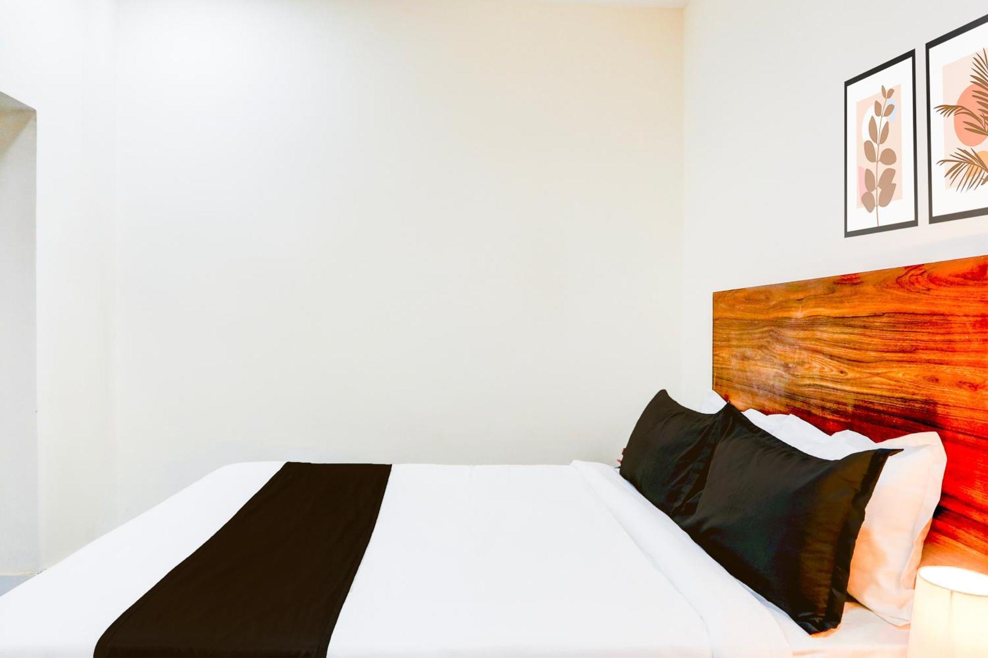 Hotel Collection O Ss Blue
